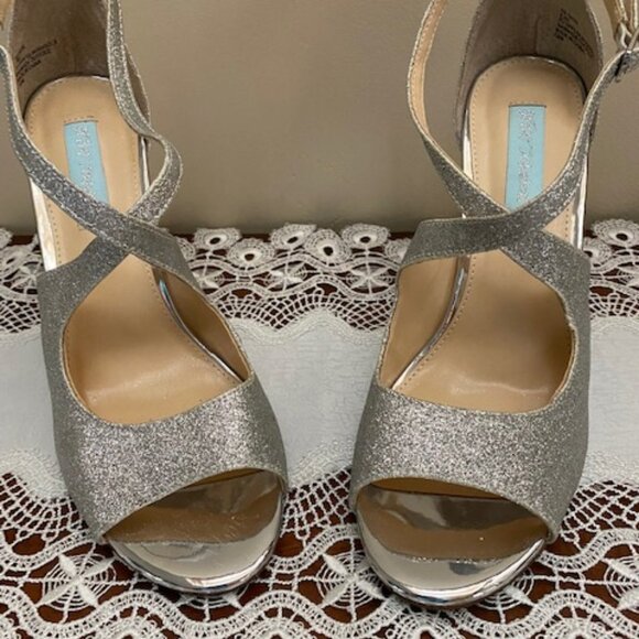 Blue by Betsey Johnson Tacie Womens Evening Pumps - New without box - Size 9.5 - Picture 1 of 6